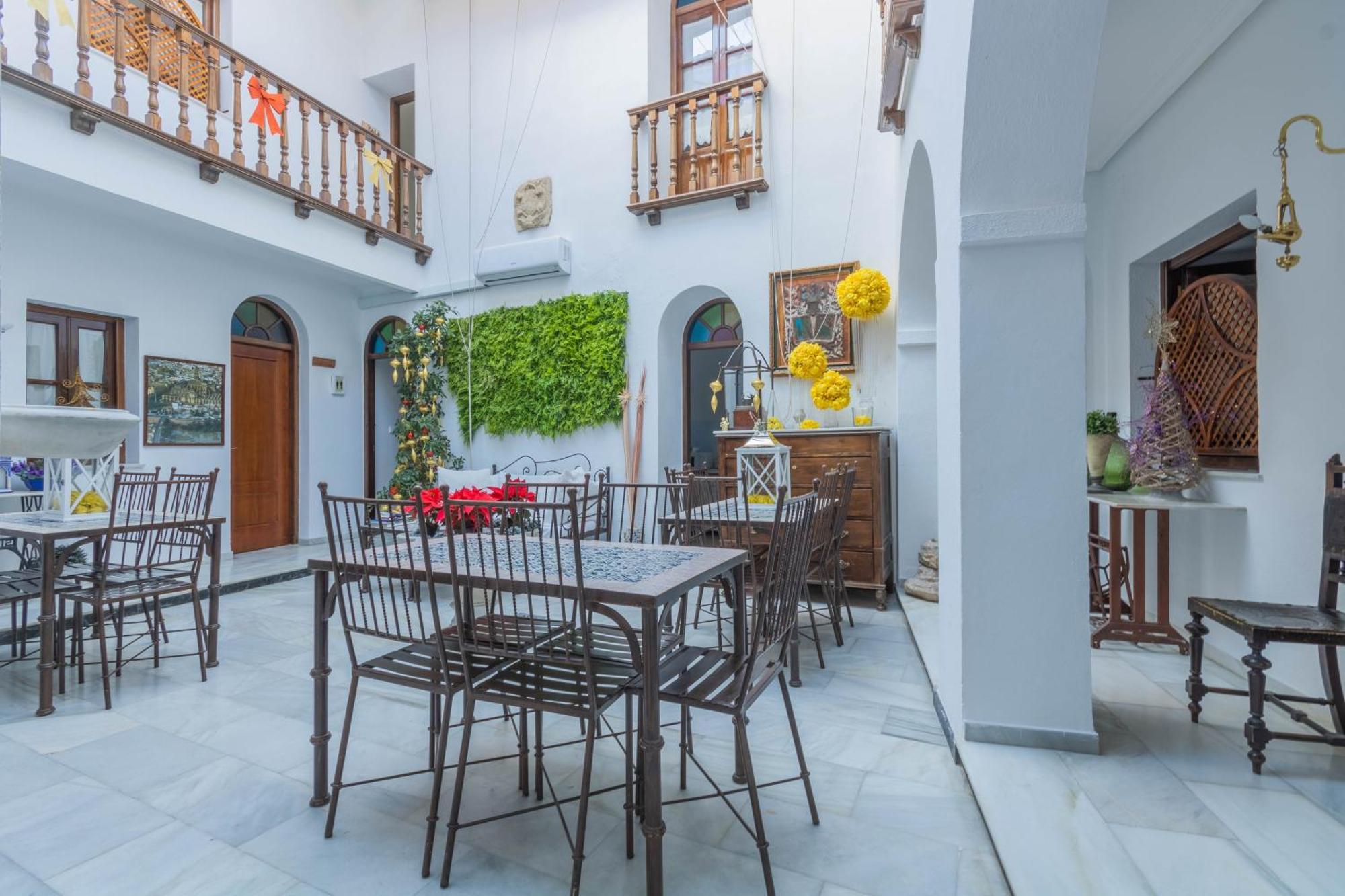 Mayflowers Hostel *