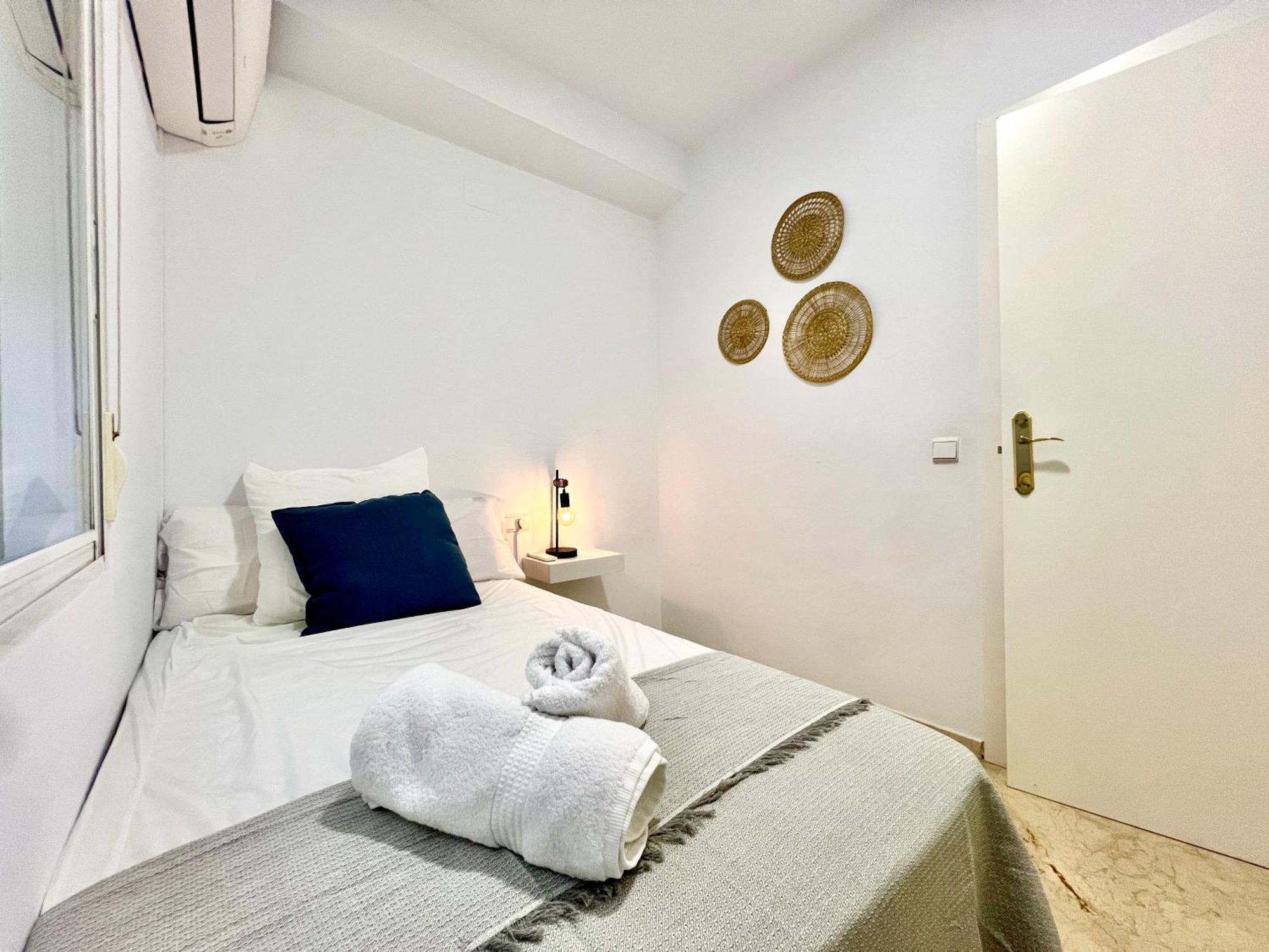 Deluxe Puerta De Almodovar