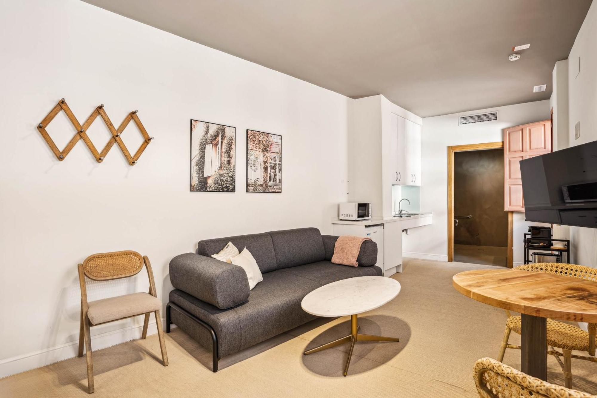 Limehome Calle Pozanco Apartment *