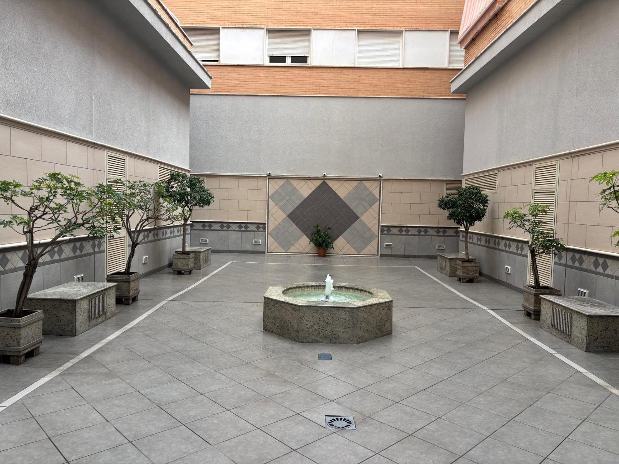 Free Parking & & Near Train Station Apartamento *