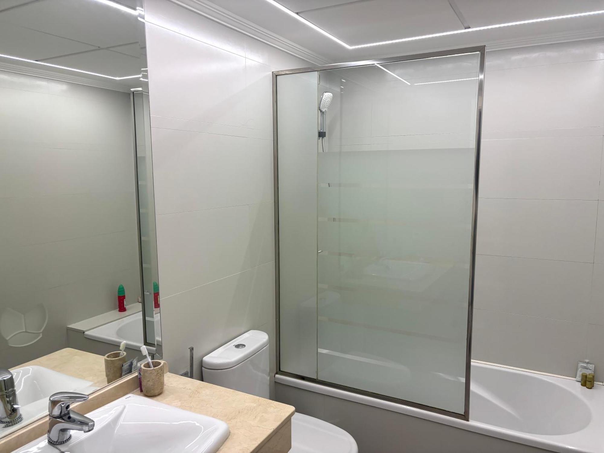 Free Parking & & Near Train Station Apartamento *
