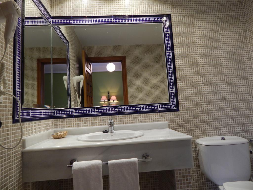 Maestre Hotel *