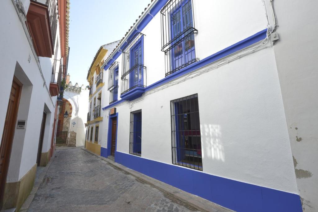 Backpacker Al-katre * Cordoba