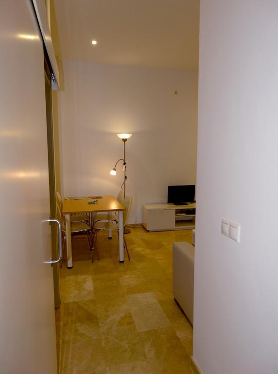 Minimalist Loft Center By Gms