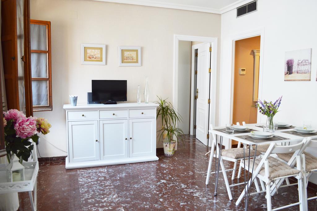 Bonito Junto Al Palacio De Viana Apartamento *