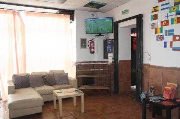 Hostal Funky By Arc House 2*
