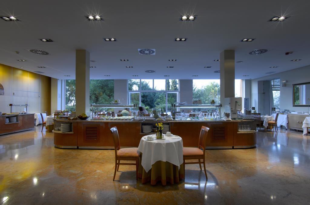 Hotel De 4*