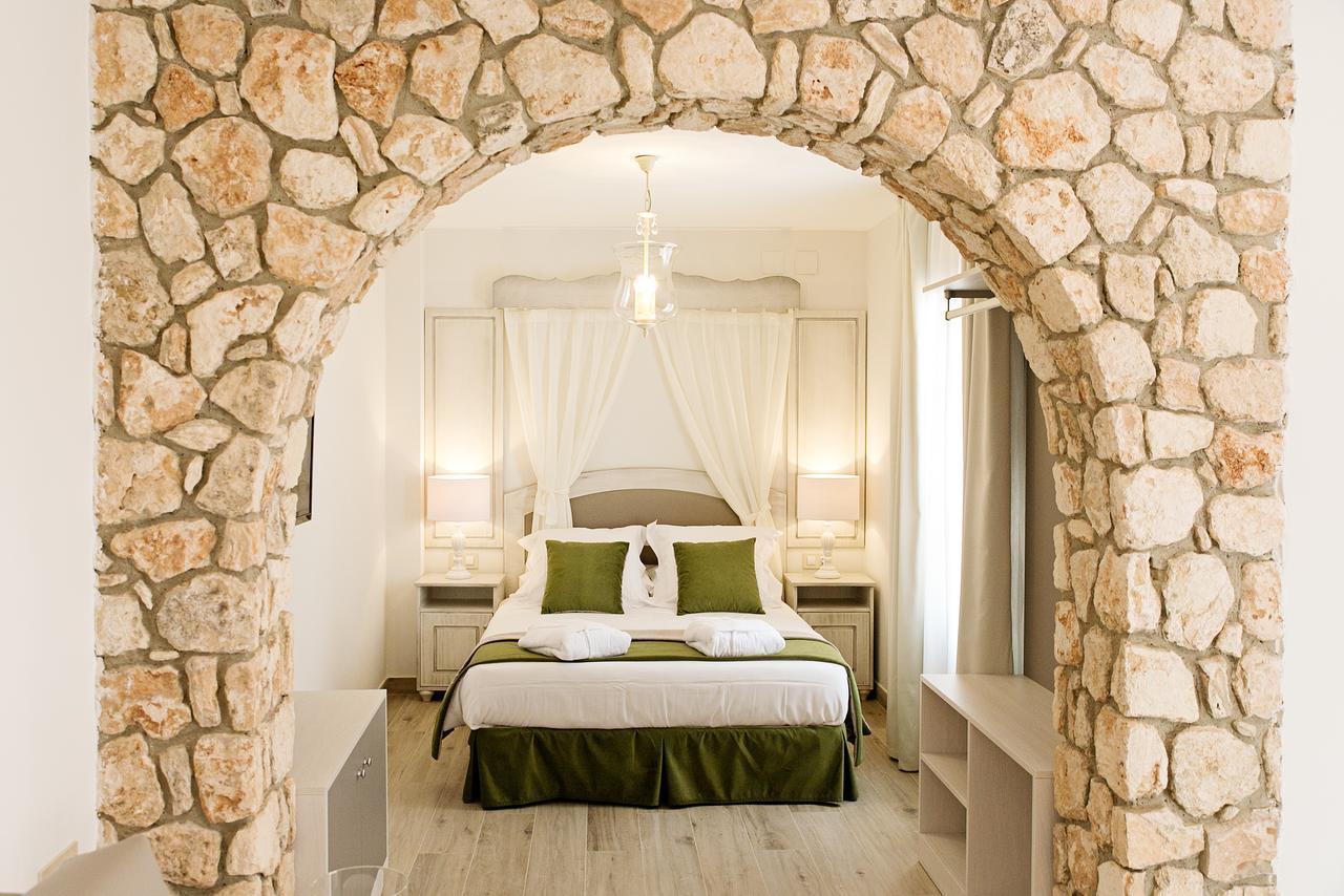 La De Pilar Aparthotel