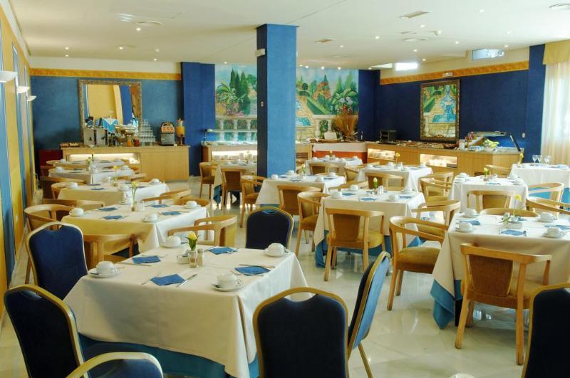 Hotel Exe Adelfas 4*