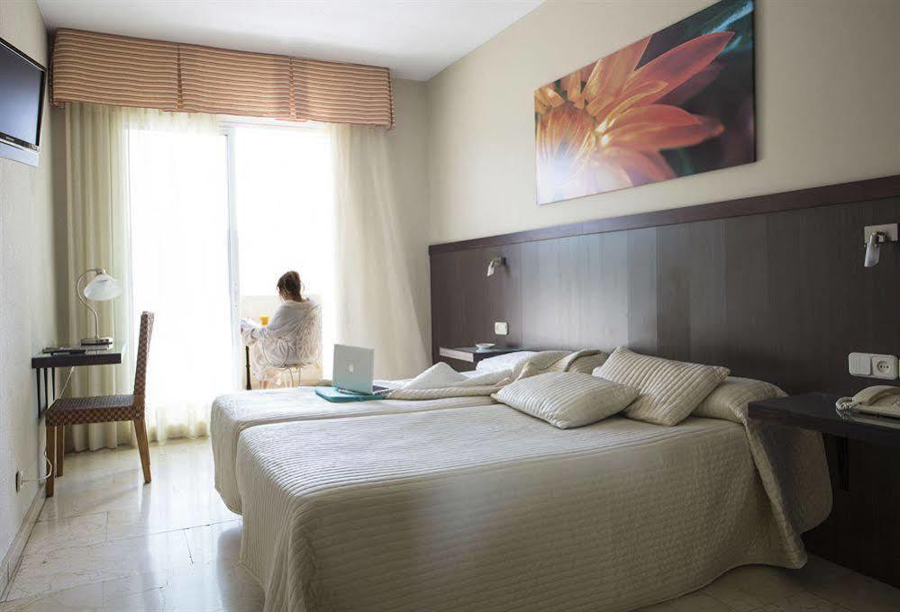 Oasis Hotel