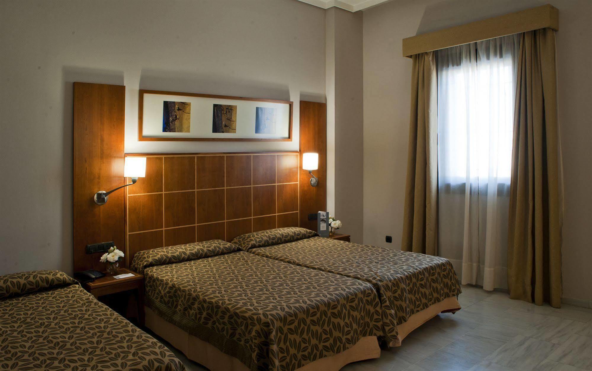 Exe Ciudad De Hotel Córdoba