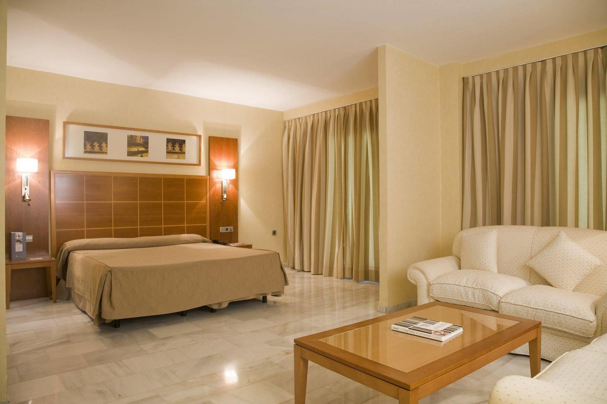 Exe Adelfas Hotel 4*