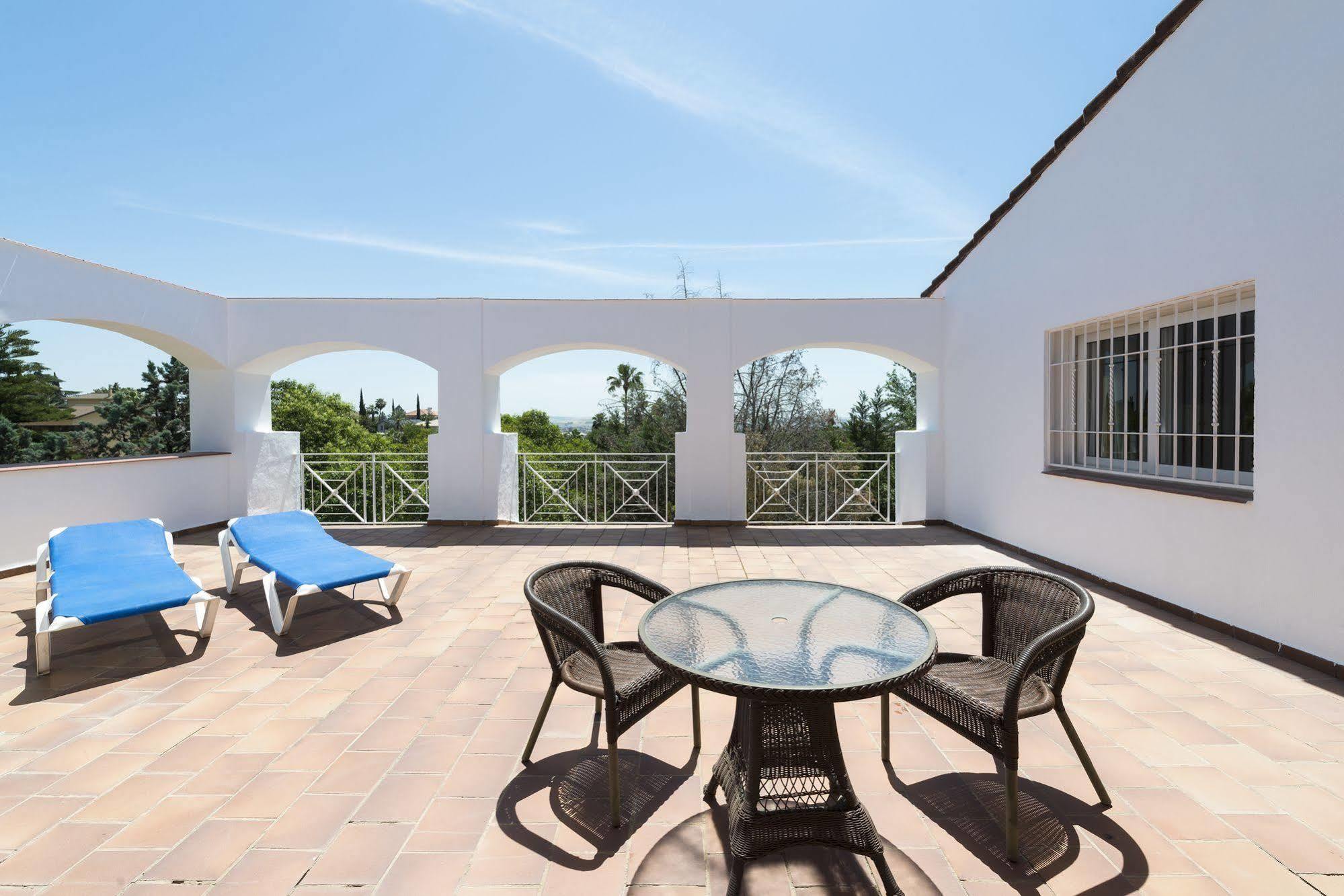 Exe Adelfas Hotel 4*