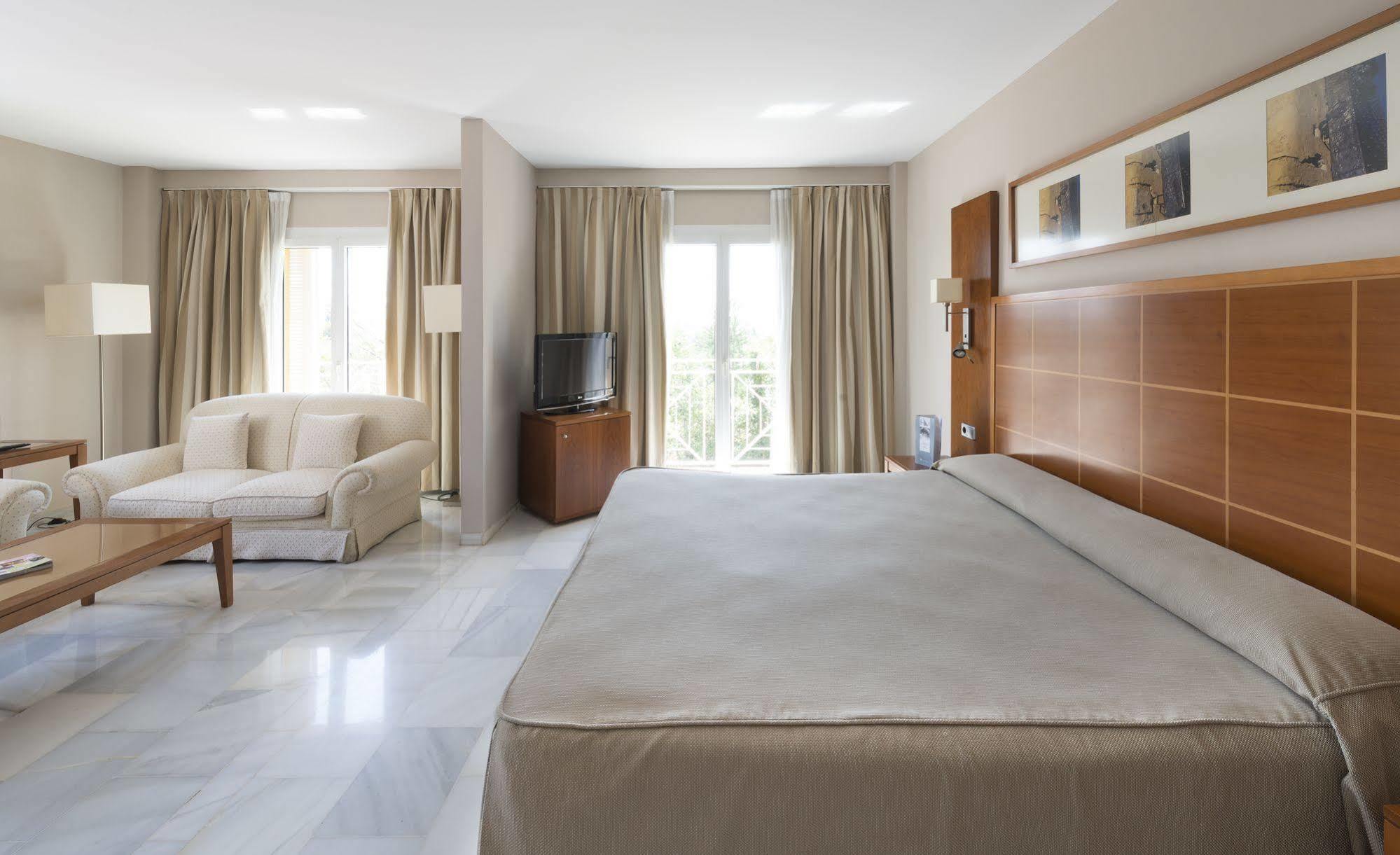 Exe Adelfas Hotel 4*