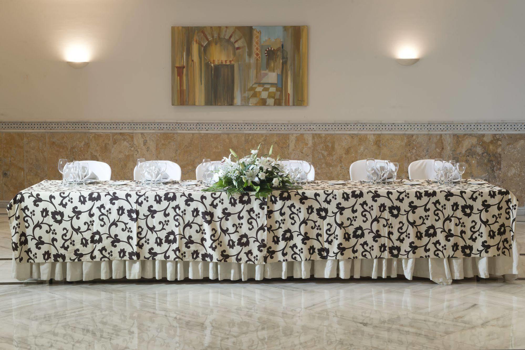 Hotel Exe Adelfas 4*