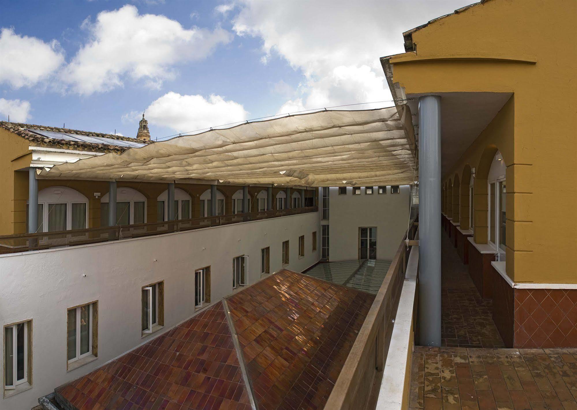 Inturjoven Hostel *