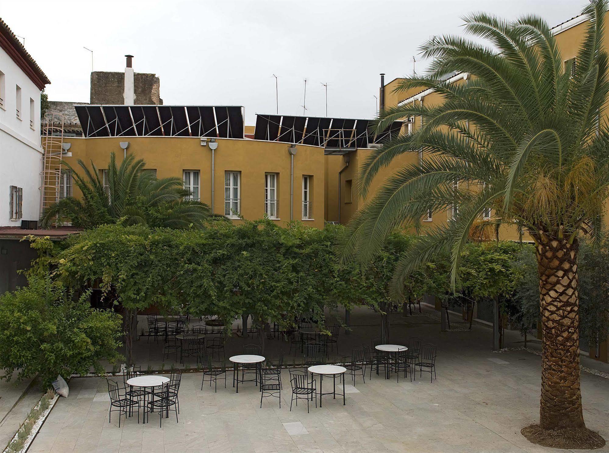 Inturjoven Hostel