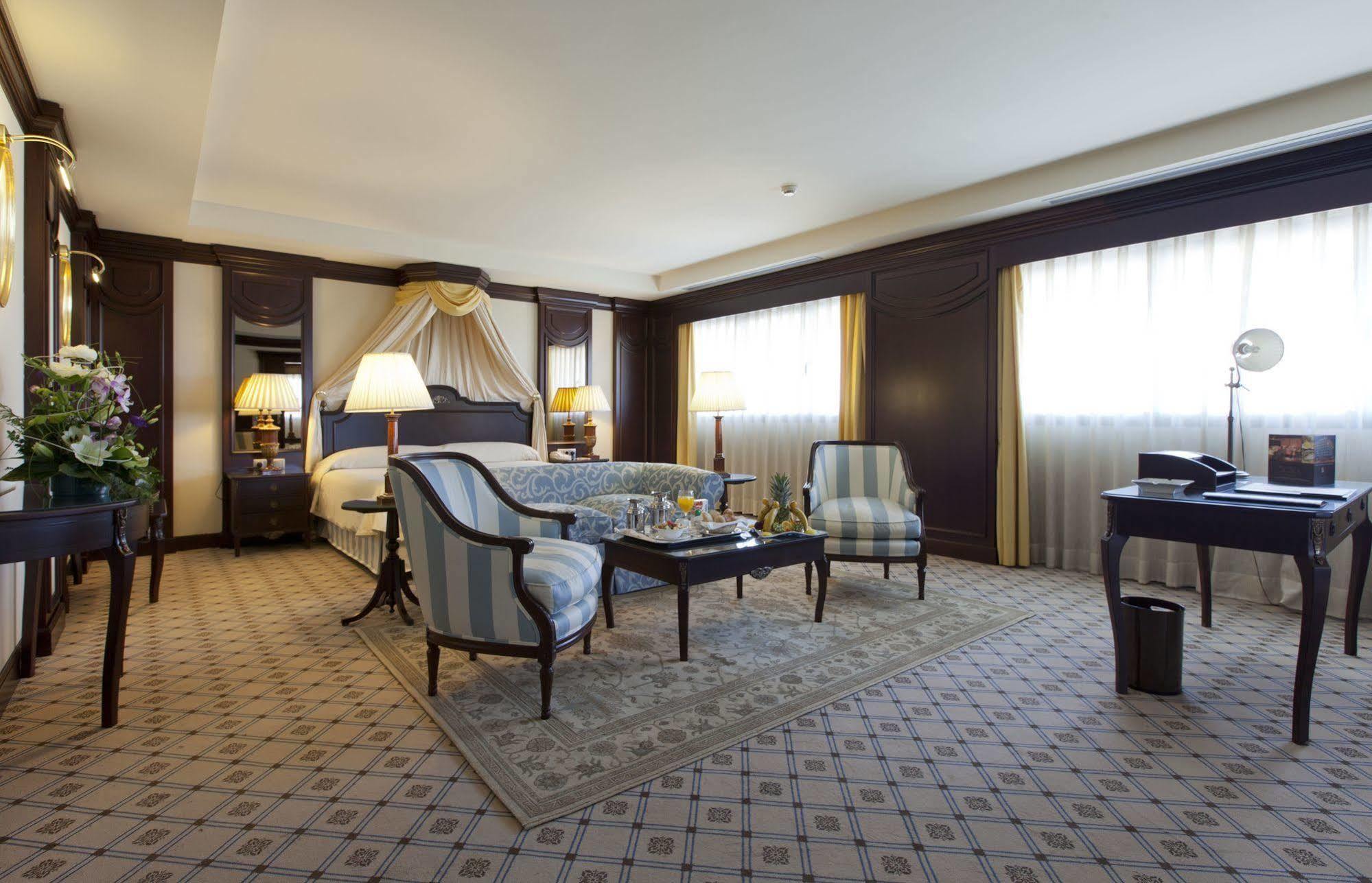 Center Hotel 4*
