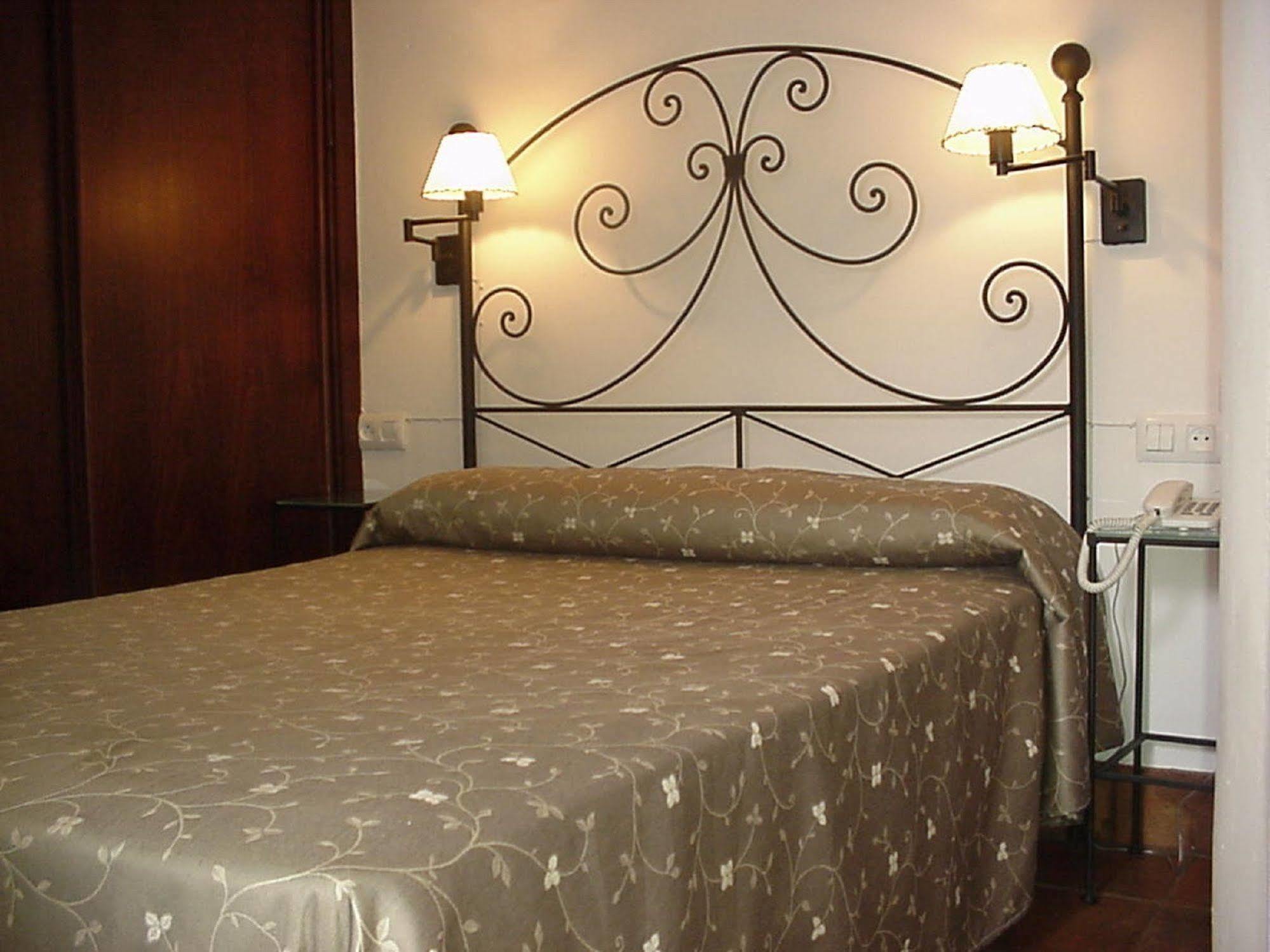 Casa De Naranjos Hotel 2*
