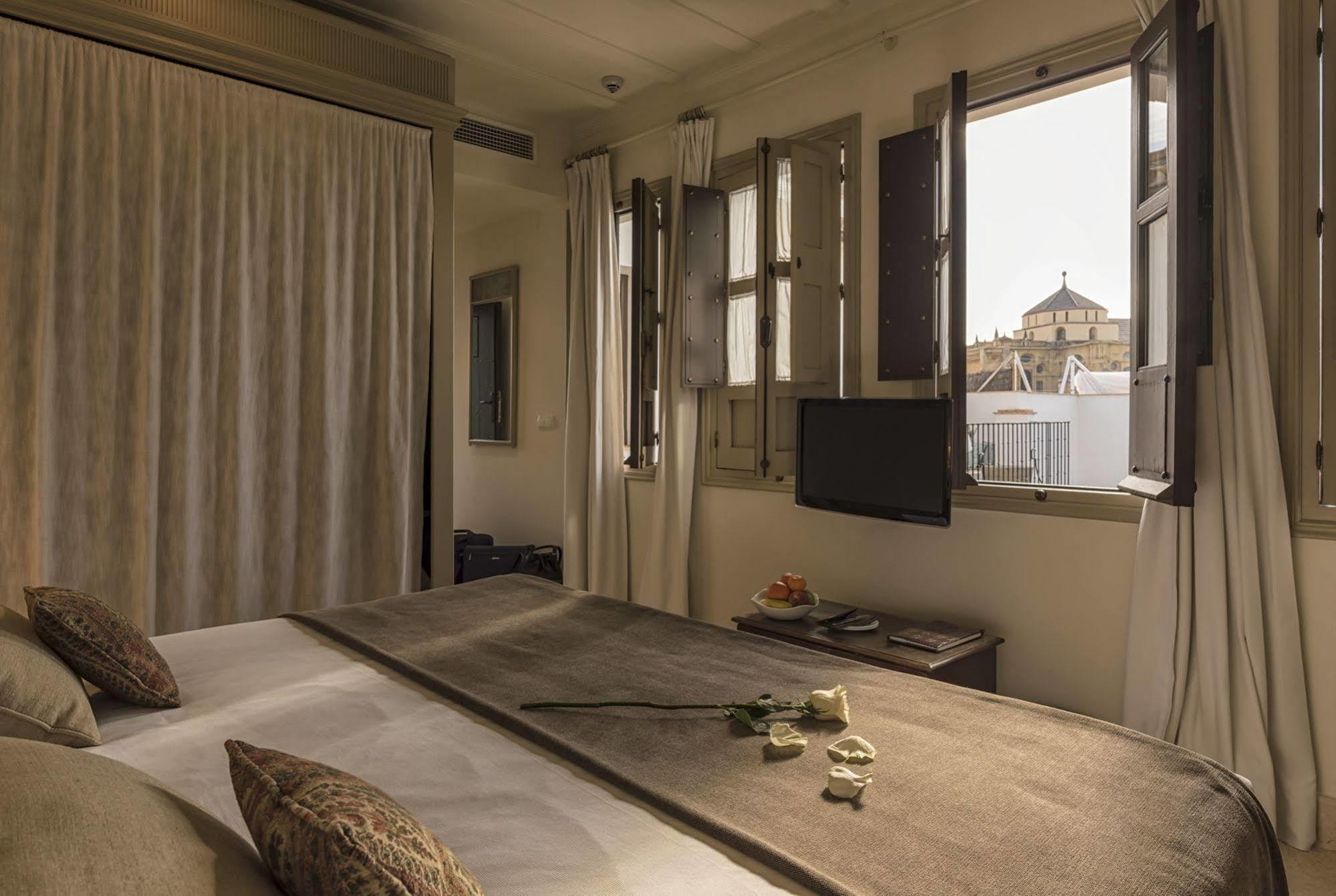 Hotel Balcón De 4*
