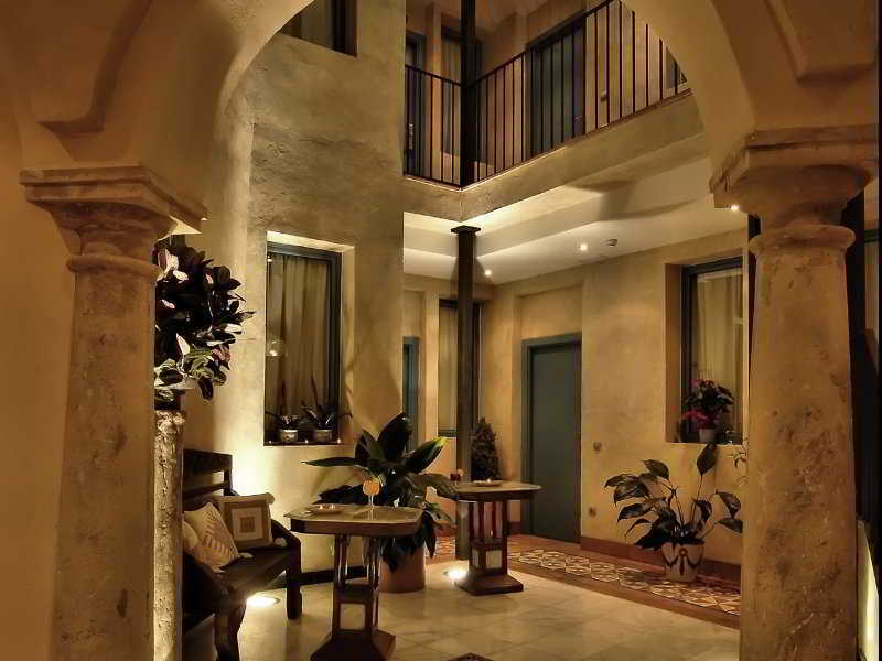 Hotel Conde De Cardenas 2*
