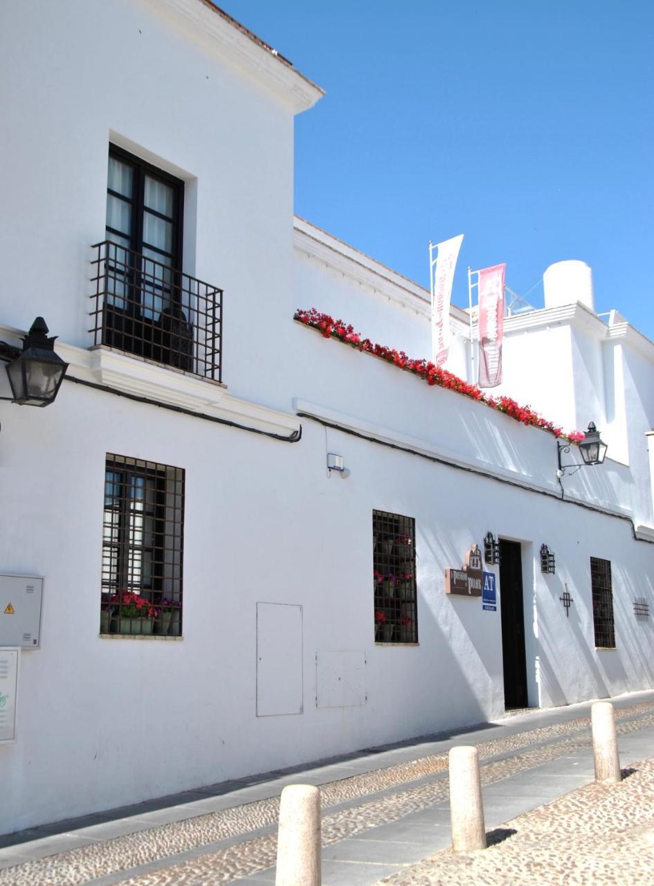 La De Pilar Aparthotel