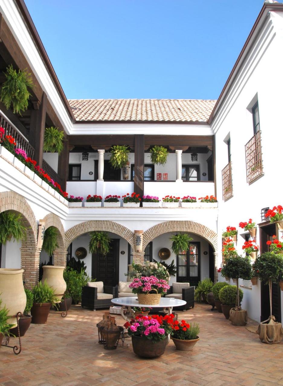 La De Pilar 3*