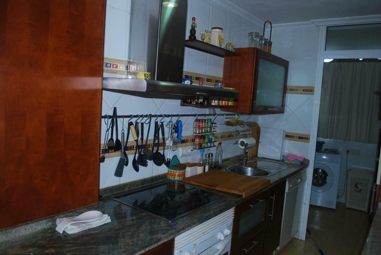 Piscina Y Parking Incluidos, Amplio Piso En Av. Manolete Córdoba