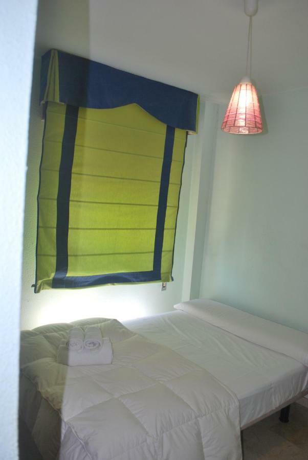 Piscina Y Parking Incluidos, Amplio Piso En Av. Manolete * Córdoba