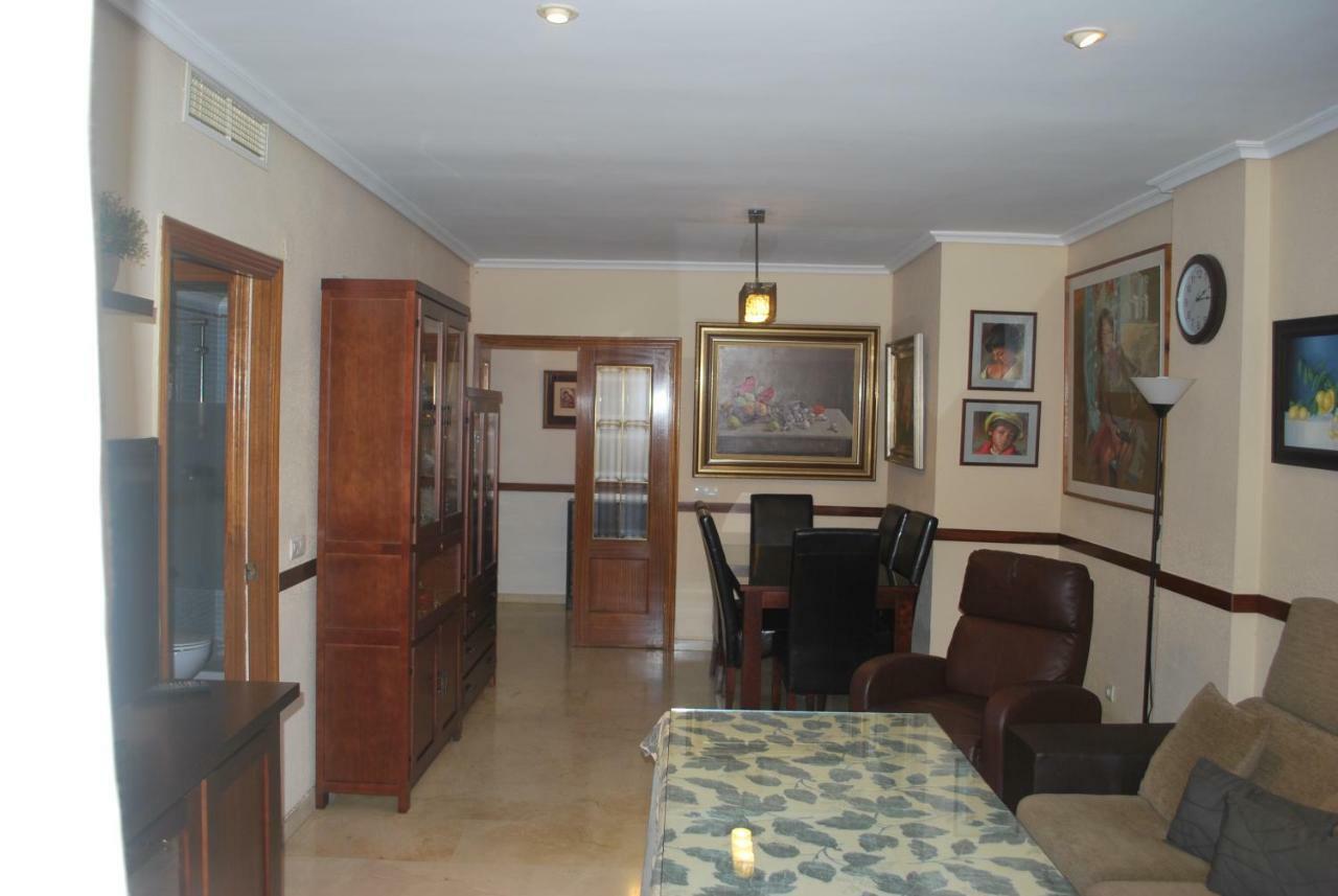 Piscina Y Parking Incluidos, Amplio Piso En Av. Manolete *