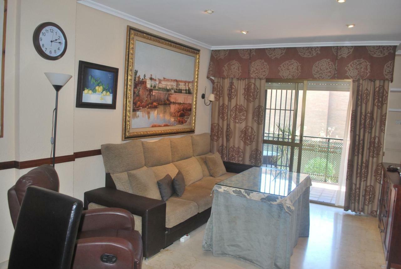 Apartamento Piscina Y Parking Incluidos, Amplio Piso En Av. Manolete *