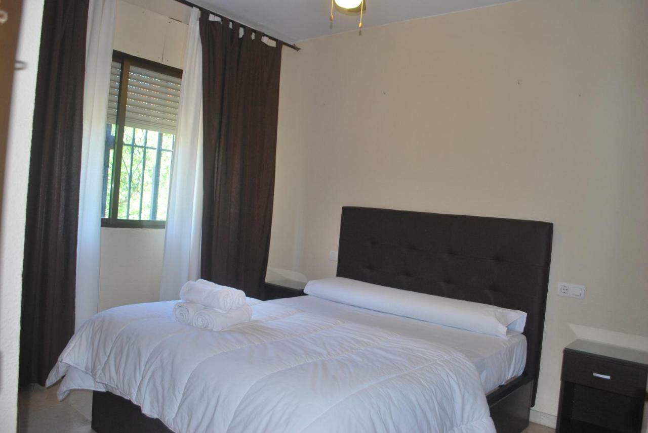 Piscina Y Parking Incluidos, Amplio Piso En Av. Manolete * Córdoba