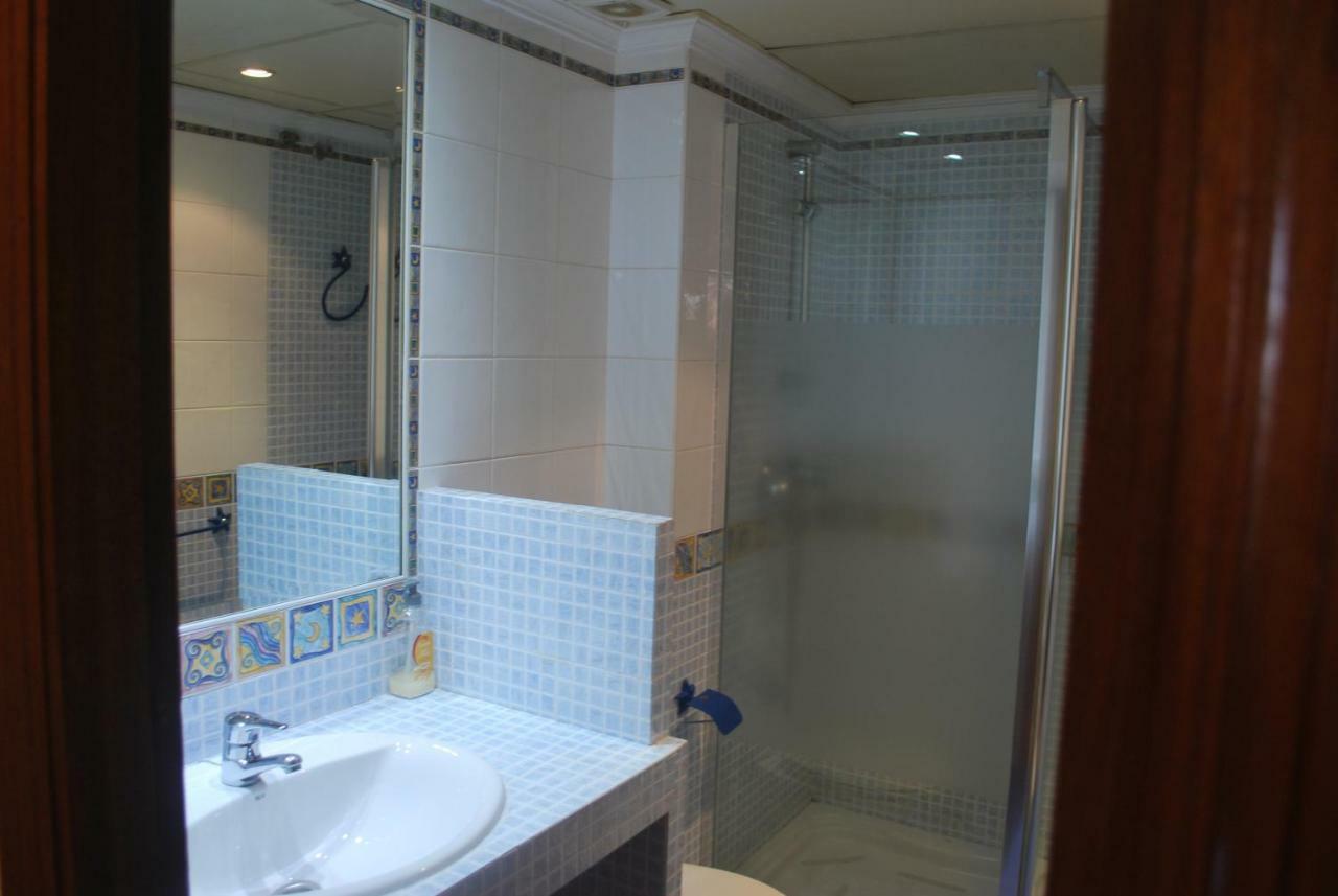 Piscina Y Parking Incluidos, Amplio Piso En Av. Manolete Apartamento Córdoba