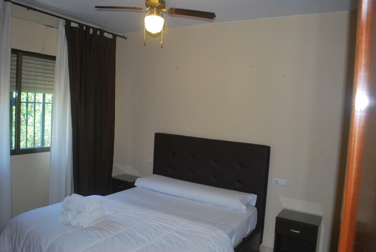 Piscina Y Parking Incluidos, Amplio Piso En Av. Manolete * Córdoba