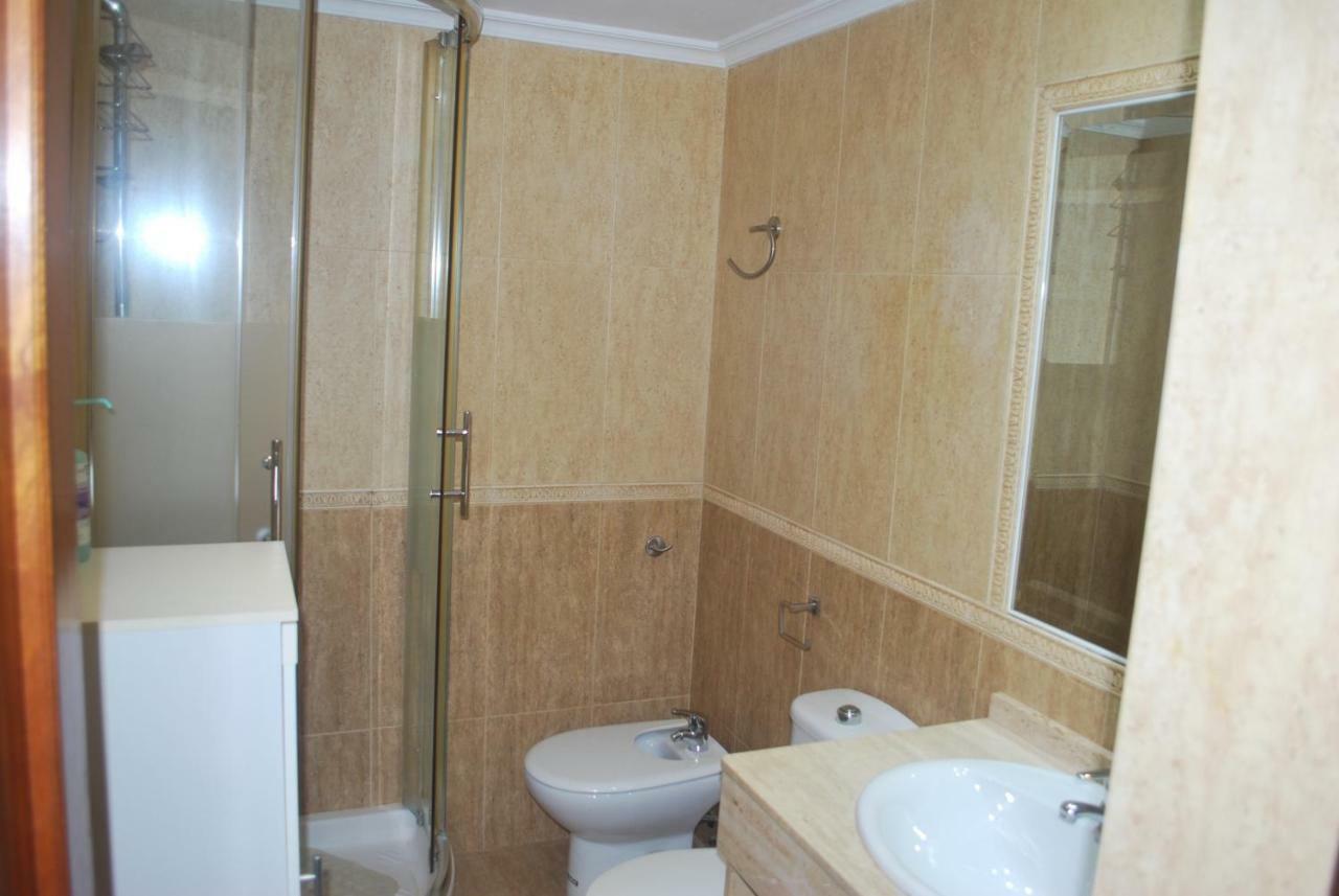 Piscina Y Parking Incluidos, Amplio Piso En Av. Manolete * Córdoba