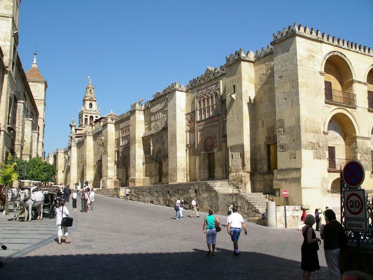 Plaza De San Pedro Apartment *