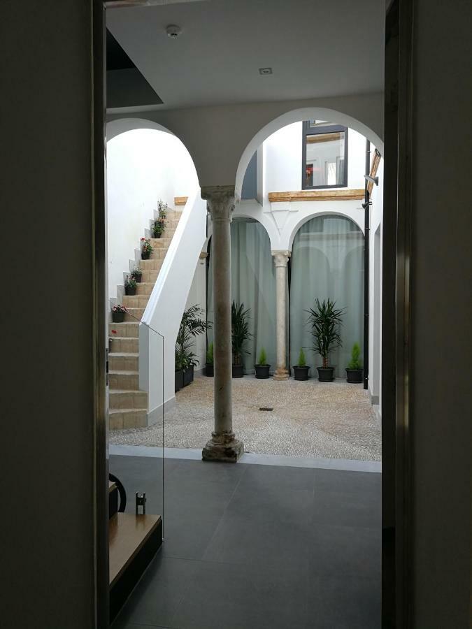 Patio De La Escalera - Agustin Moreno 46 Apartment