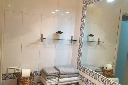 Apartamento Aire Acondicionado, Wifi, Cerca De La Mezquita Córdoba