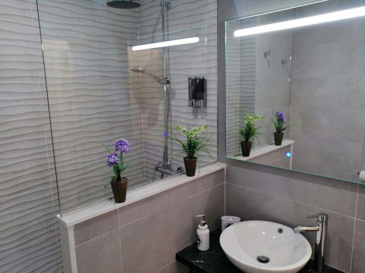 Apartment Apartamento Viana-elite Parking Wifi