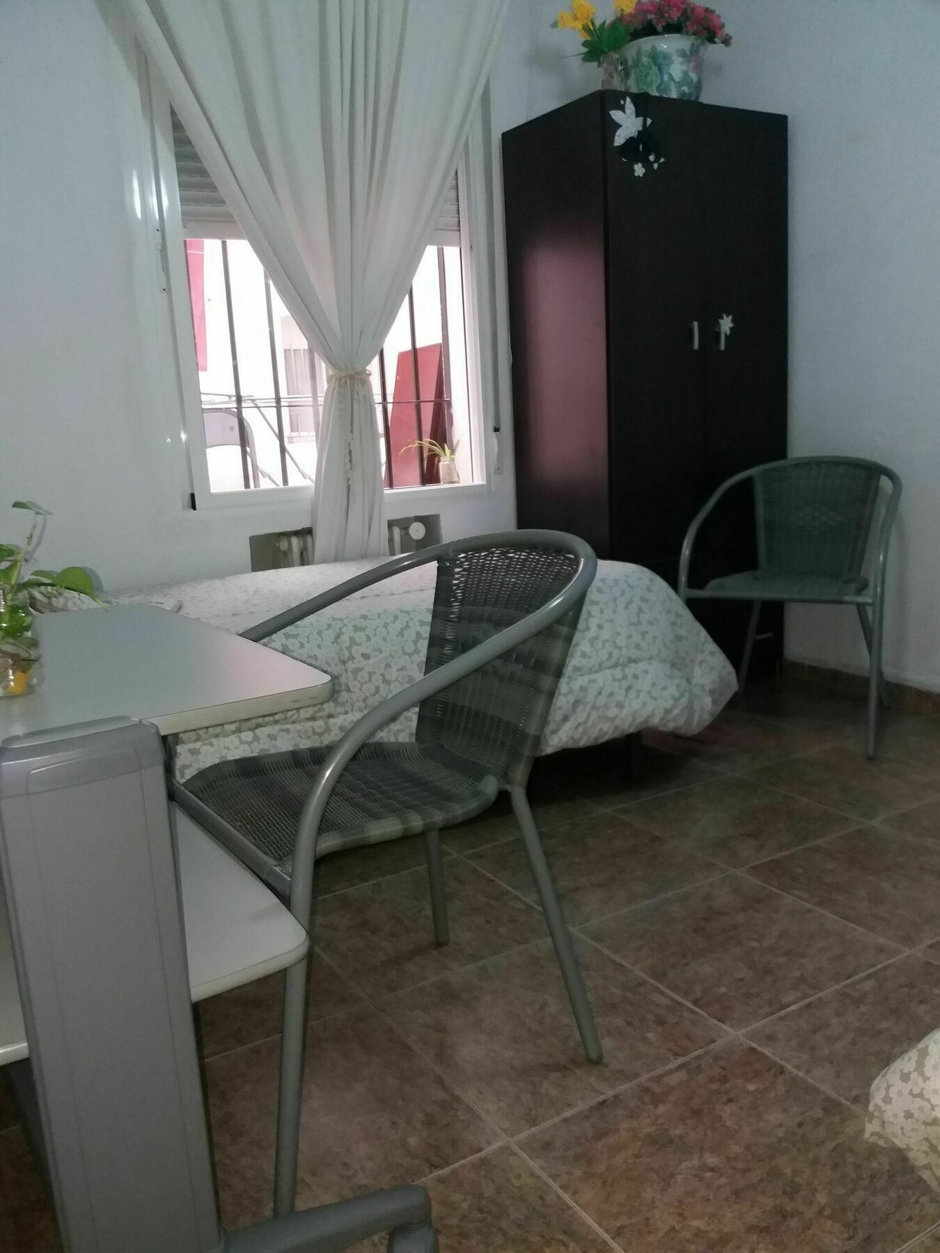 Habitación en casa particular Beside The *