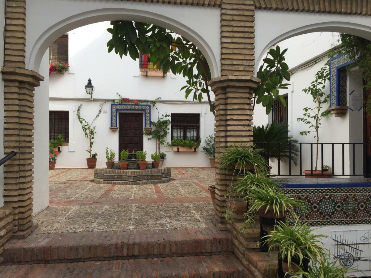 El Patio De La Aljama * Cordoba