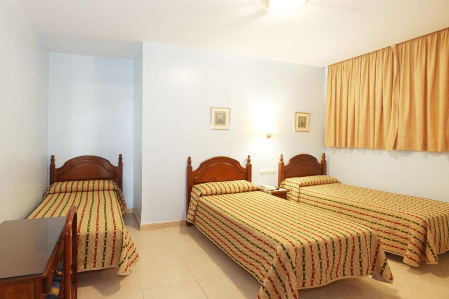 El Cisne Hotel 2*