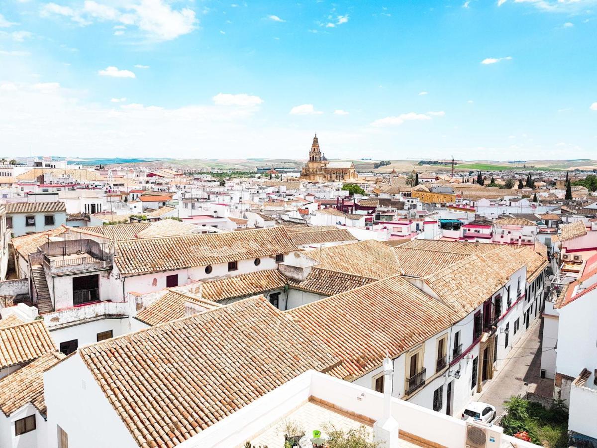 Paseo De La Victoria *