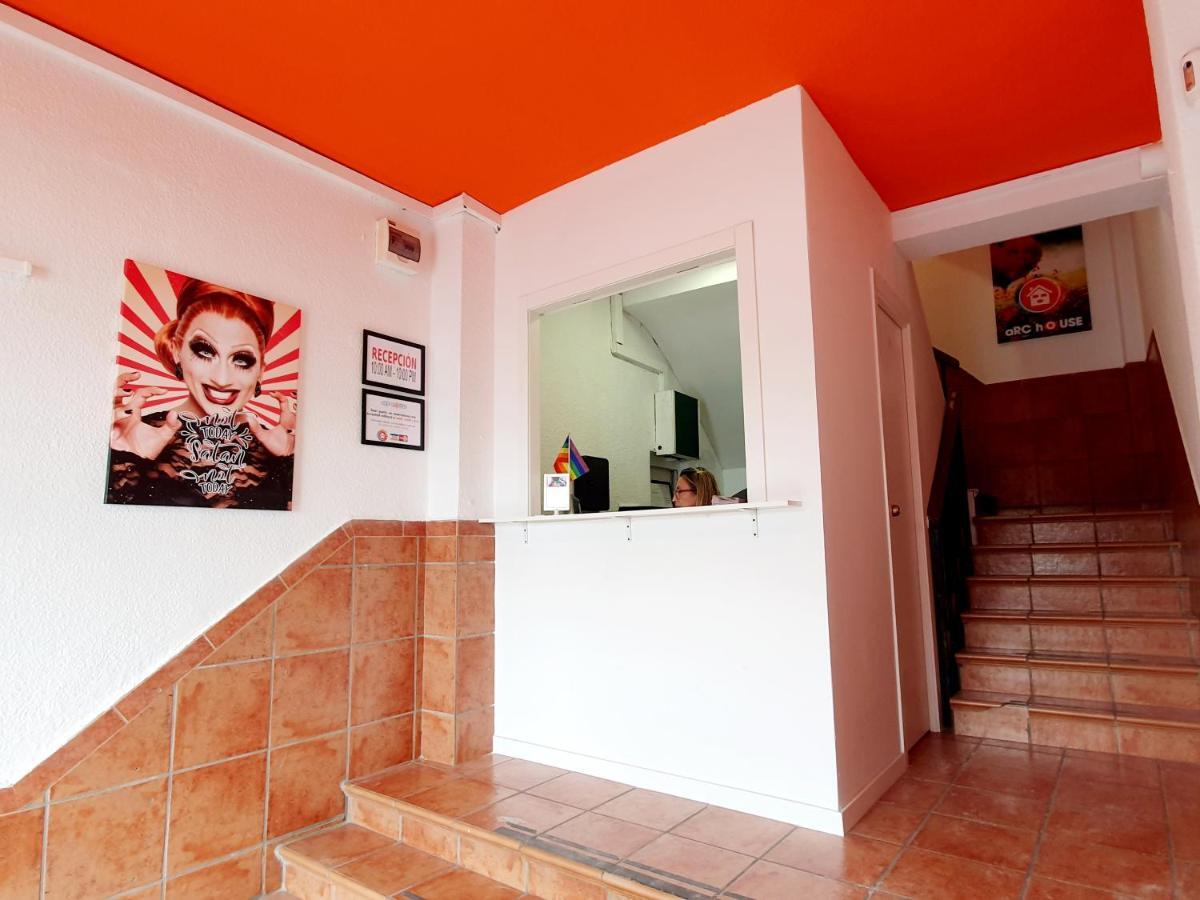 Hostal Funky By Arc House 2*