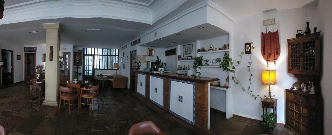 Hotel Albucasis 2*