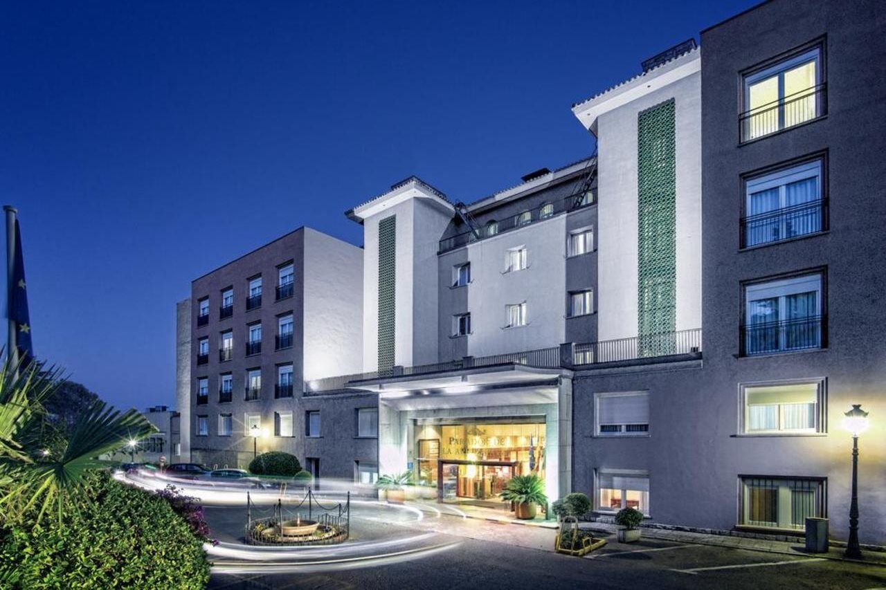 Hotel De 4*