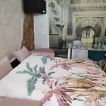 Sueños de Azahar Palacio Viana con wifi y parking gratuito para coche de longitud inferior a 4\'700m