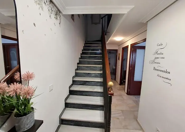El Patio De Lola