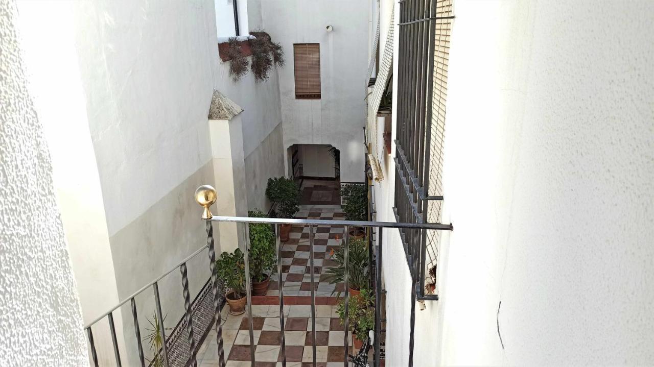 La Pequena Taifa I