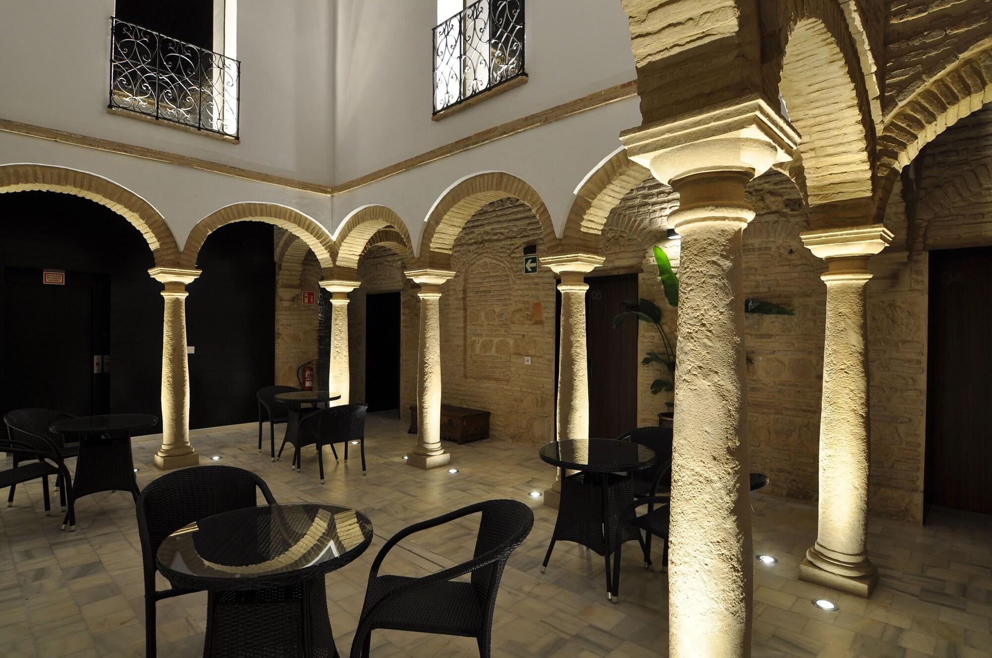 Patios Del Orfebre Pensión